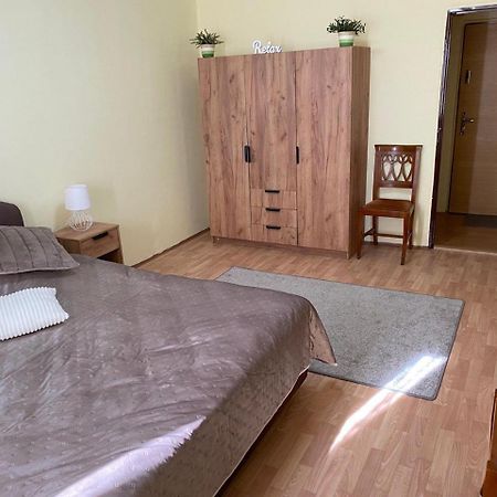 Apartmany 2Kk U Fakultni Nemocnice Volne Parkovani Градець-Кралове Екстер'єр фото