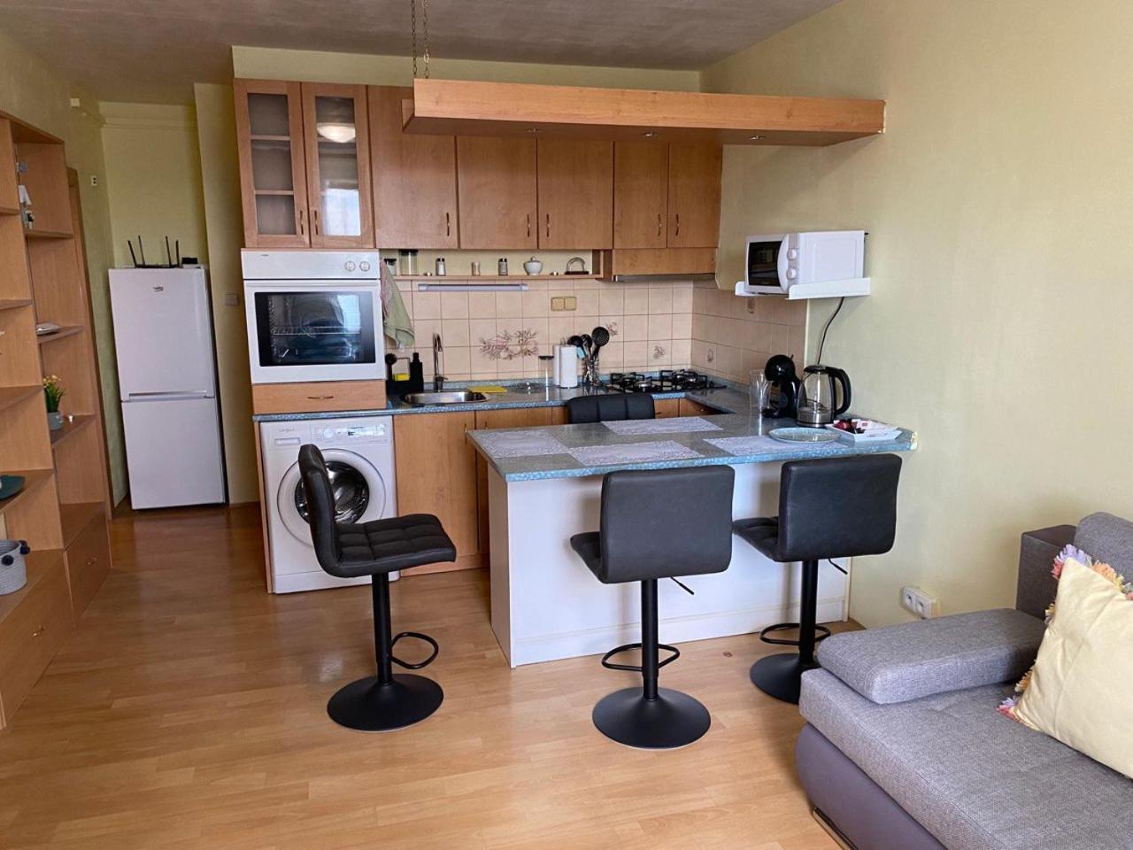 Apartmany 2Kk U Fakultni Nemocnice Volne Parkovani Градець-Кралове Екстер'єр фото